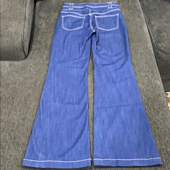 NWOT BCBGMAXAZRIA PINTUCK FLARE JEANS💙 - Picture 6 of 9